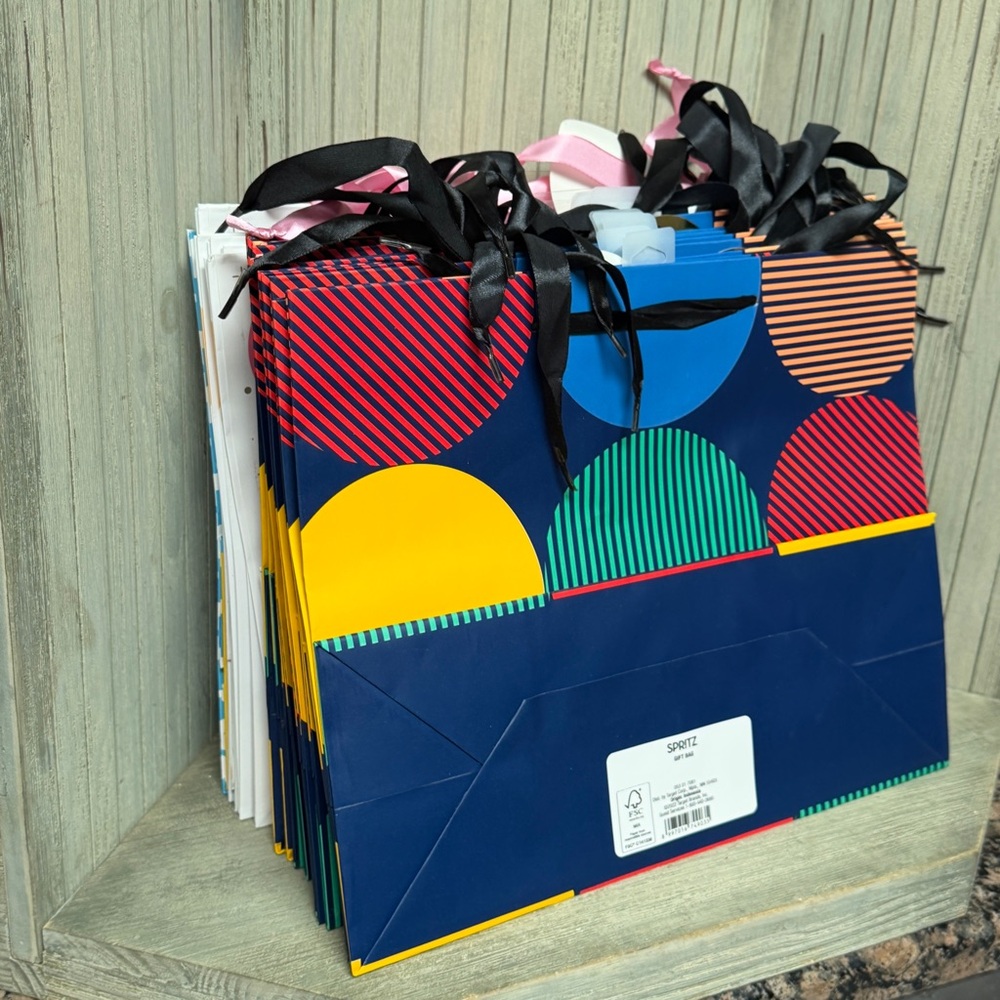 NWT 11 Blue Circle, 7Women, 1 Flower Spritz Gift Bags- 19 total bags
